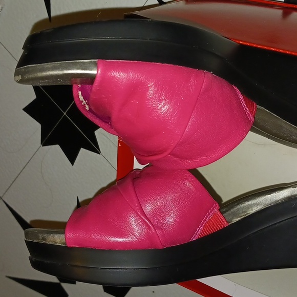 Bandolino Slip-On Wedges Leather - Like New - Picture 9 of 16